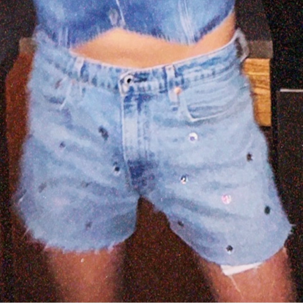 Levi’s 569 Cut Off Distressed Bedazzled Light Wash Jean Shorts W